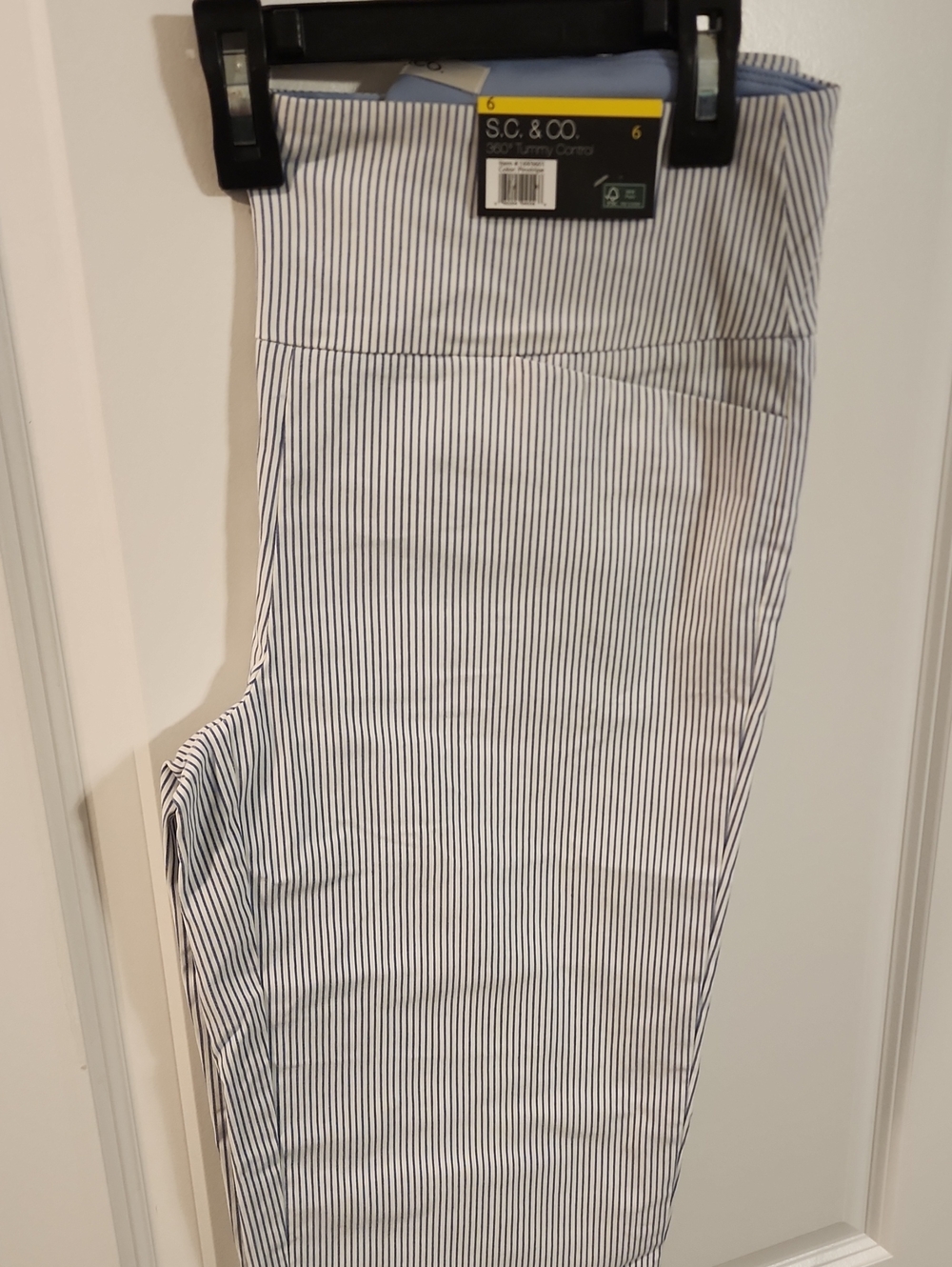 S.C. & Co. Women's Striped Capris - White & Navy